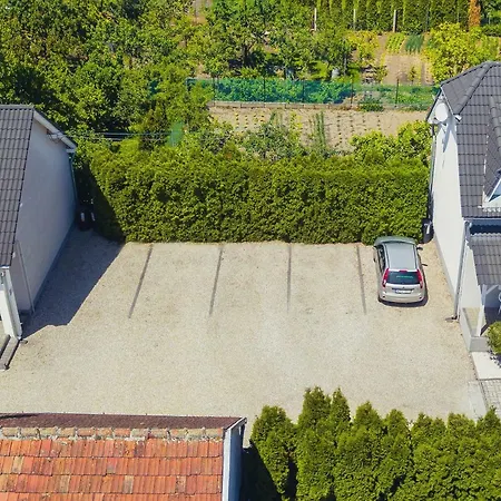 Szanyi Apartment *